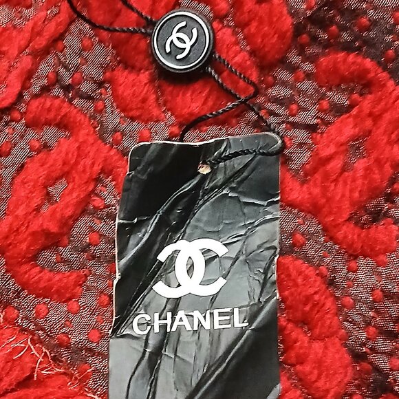 CHANEL Luxury Vintage VWT Red Rose Motif Cashmere Silk Fringed Shawl Wrap Scarf - Picture 12 of 15